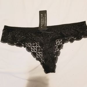 LACE THONGS